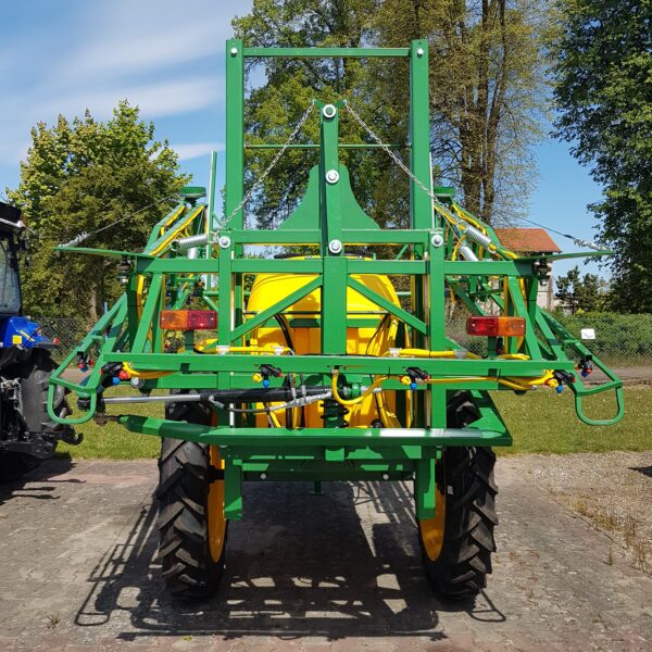 Opryskiwacz polowy przyczepiany 1500l/15m  MOSKIT - obrazek 4