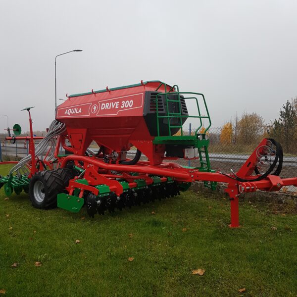 Siewnik zbożowy pneumatyczny półzawieszany AQUILA DRIVE 300  AGRO-MASZ - obrazek 2