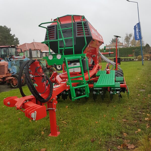 Siewnik zbożowy pneumatyczny półzawieszany AQUILA DRIVE 300  AGRO-MASZ - obrazek 4