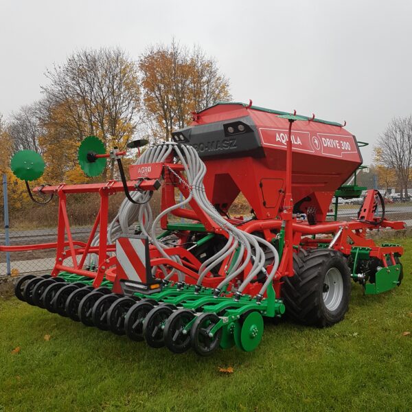 Siewnik zbożowy pneumatyczny półzawieszany AQUILA DRIVE 300  AGRO-MASZ