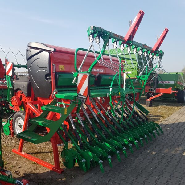 Siewnik nadbudowany SN301  AGRO-MASZ  z komputerem