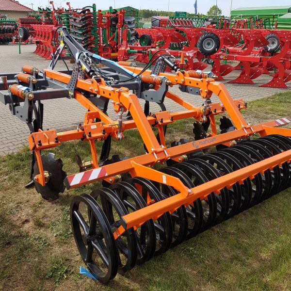 Kultywator dłutowy SPEC HD 3m MANDAM, wał C-RING